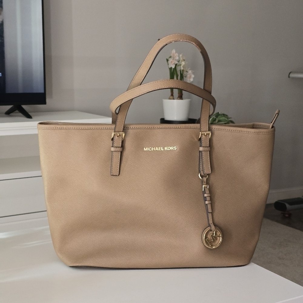 Michael Kors shoulder tote travel bag color beige